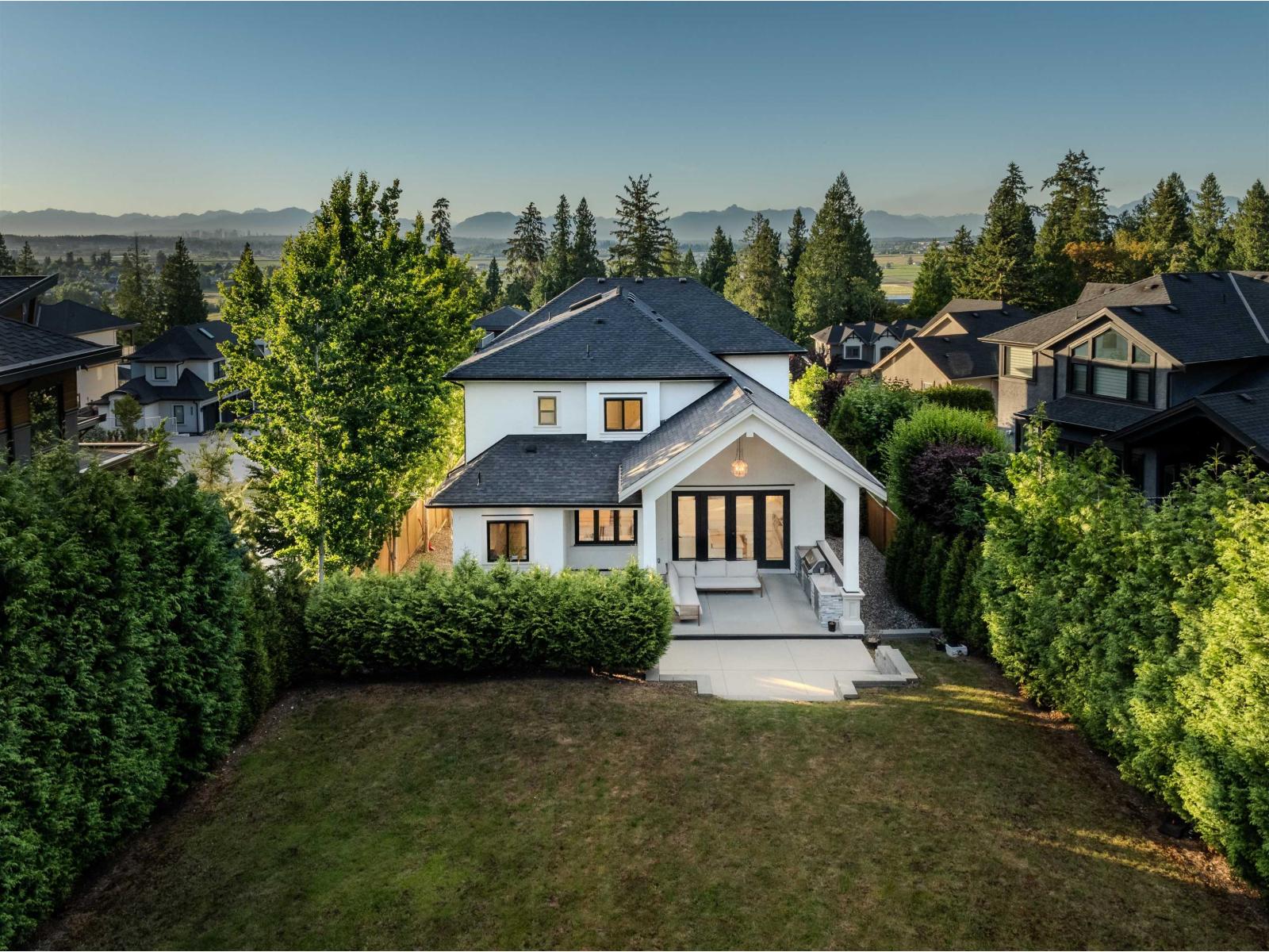 16738 Mcnair Drive, Surrey, British Columbia  V3Z 0P9 - Photo 3 - R3155665