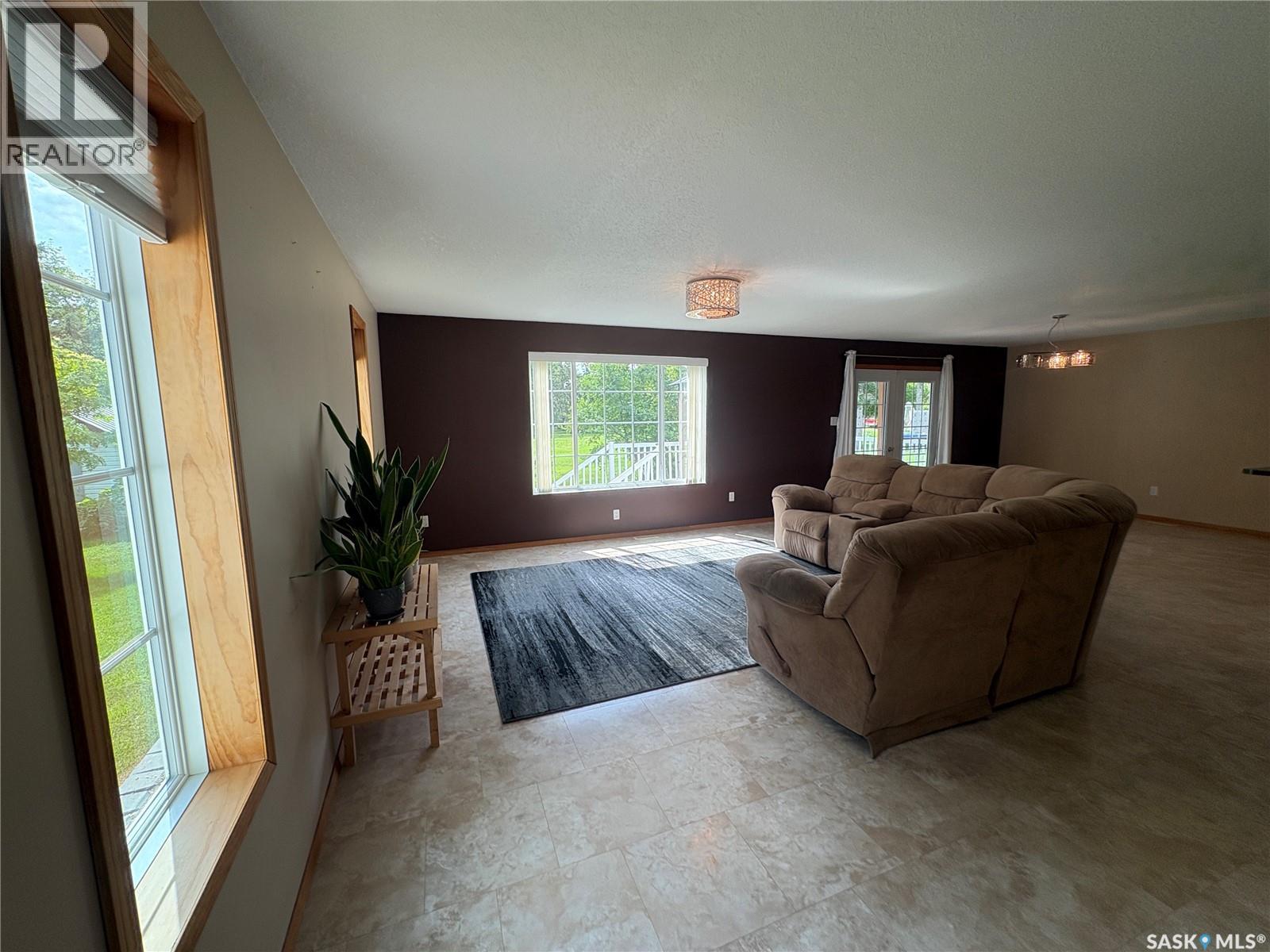 511 Road Avenue E, Langenburg, Saskatchewan  S0A 2A0 - Photo 10 - SK045547