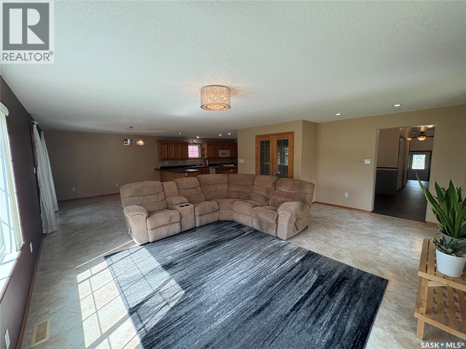 511 Road Avenue E, Langenburg, Saskatchewan  S0A 2A0 - Photo 11 - SK045547