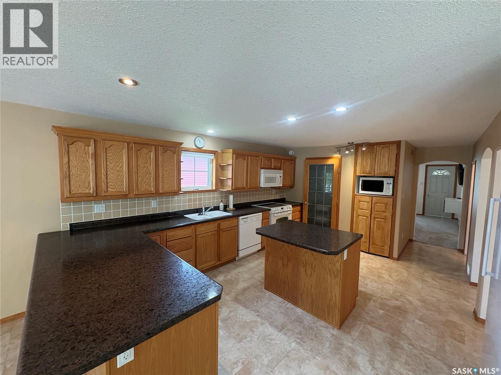 511 Road Avenue E, Langenburg, Saskatchewan  S0A 2A0 - Photo 14 - SK045547