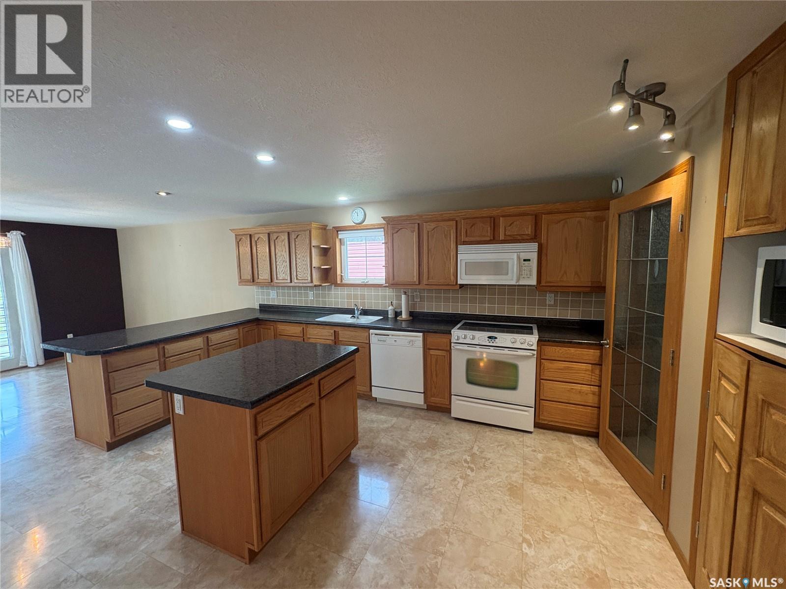 511 Road Avenue E, Langenburg, Saskatchewan  S0A 2A0 - Photo 15 - SK045547