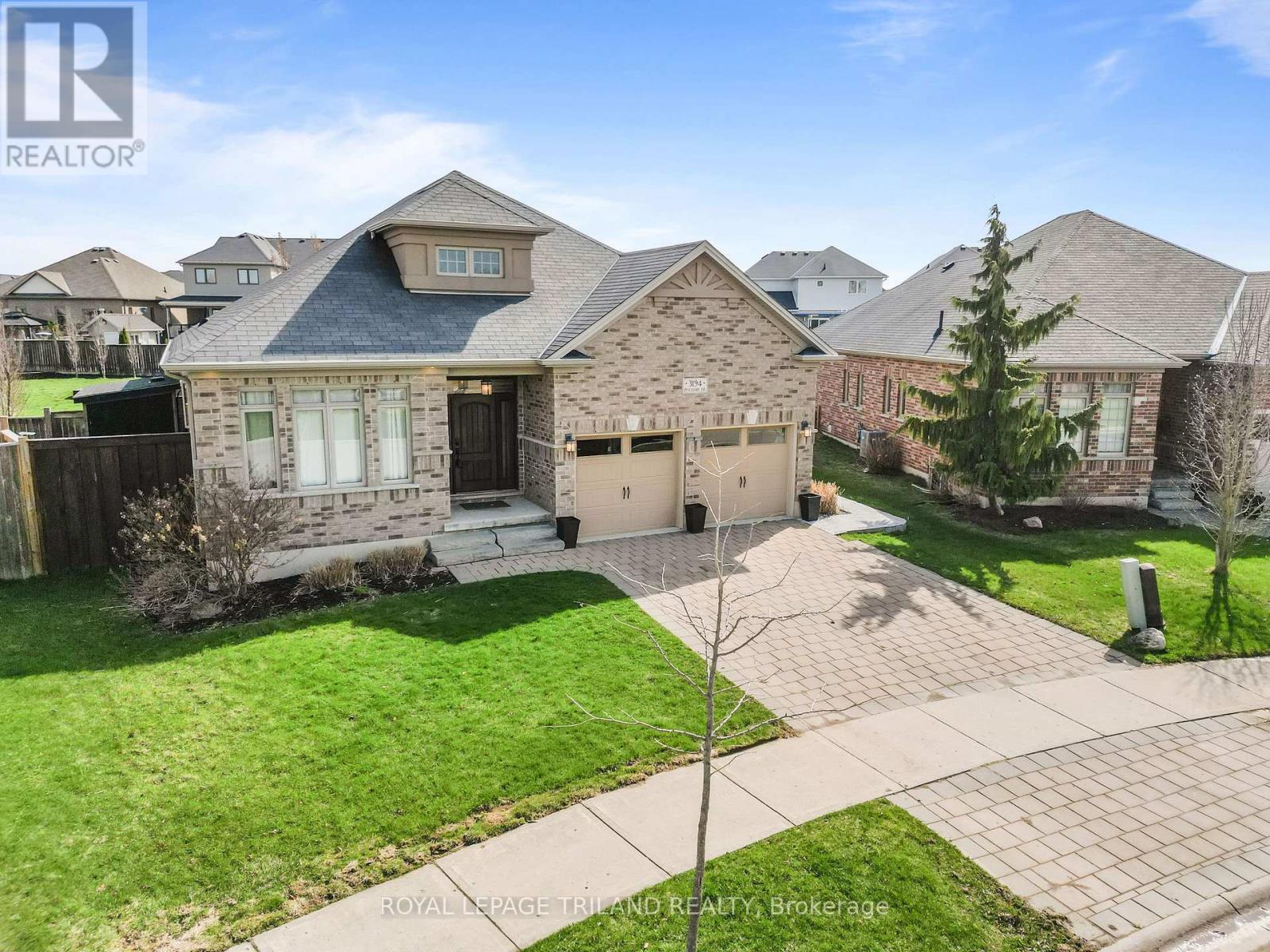 3194 PINCOMBE DRIVE, London South, Ontario