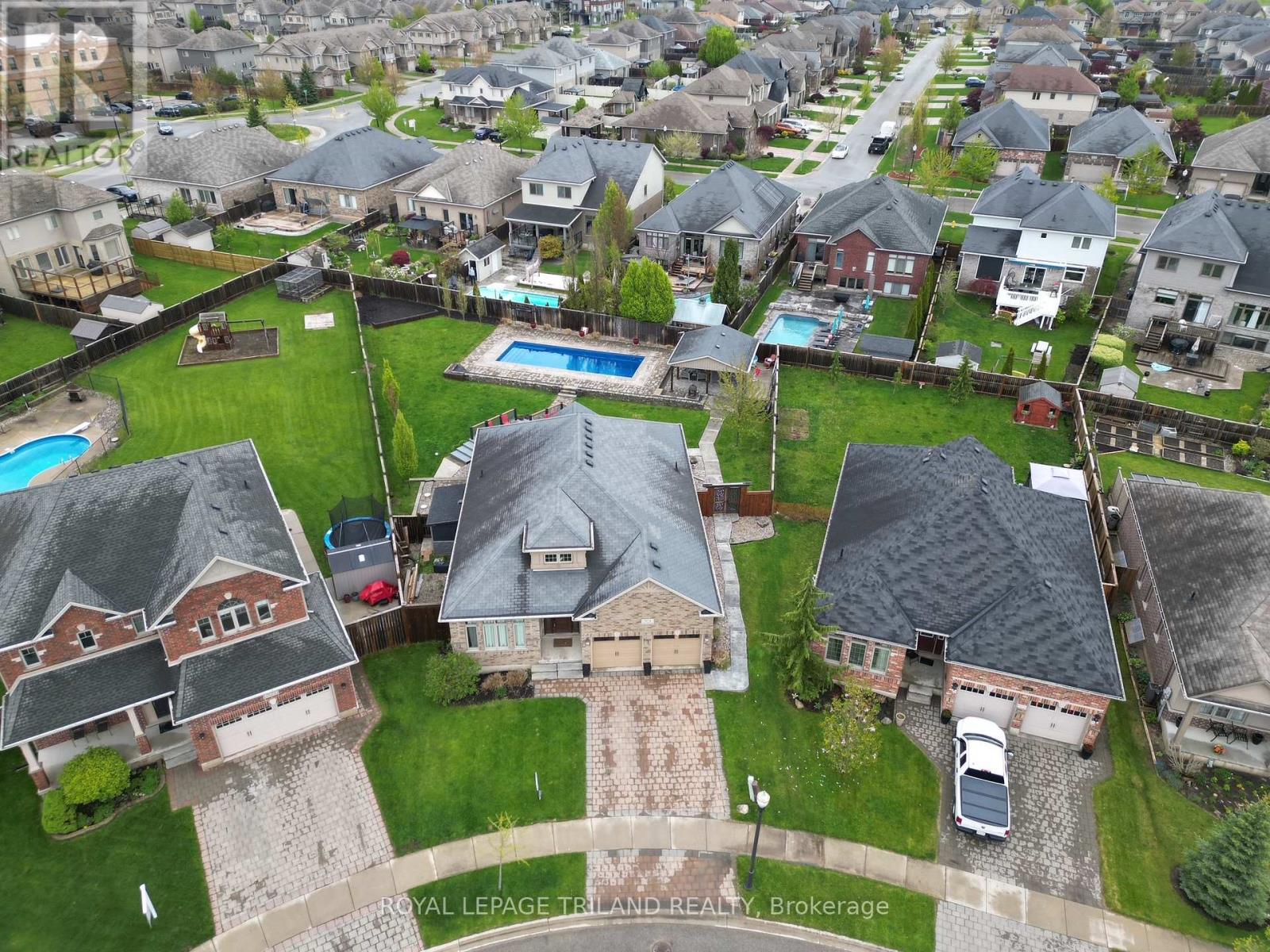 3194 Pincombe Drive, London South, Ontario  N6L 0B4 - Photo 46 - X13673758