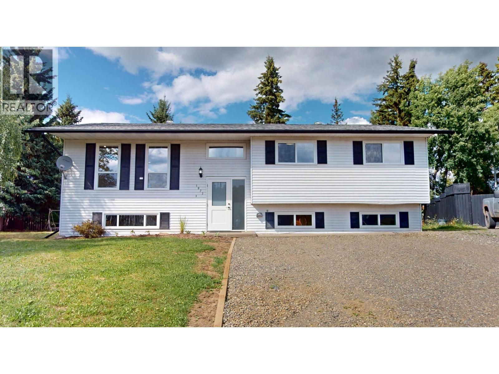 1975 Nadina Place, Houston, British Columbia  V0J 1Z0 - Photo 1 - R3155276