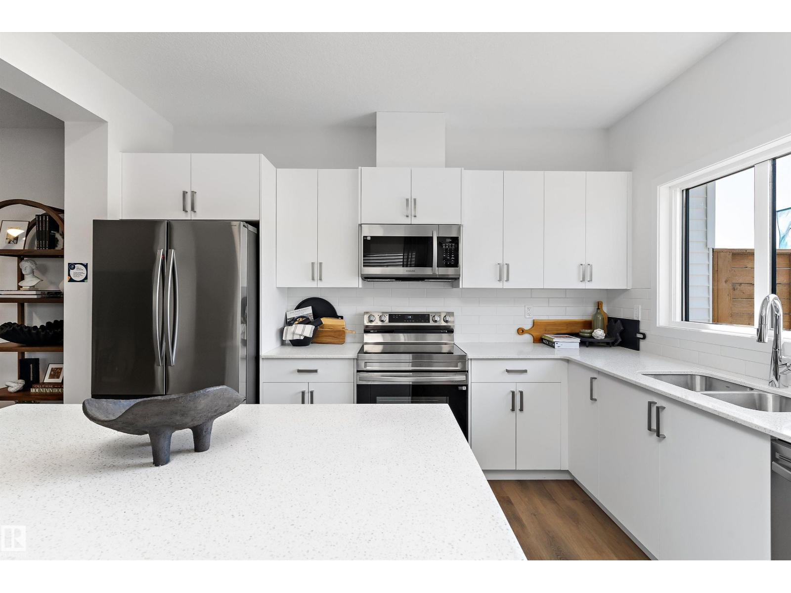 8907 Elves Lo Nw, Edmonton, Alberta  T6M 3G2 - Photo 16 - E4497156
