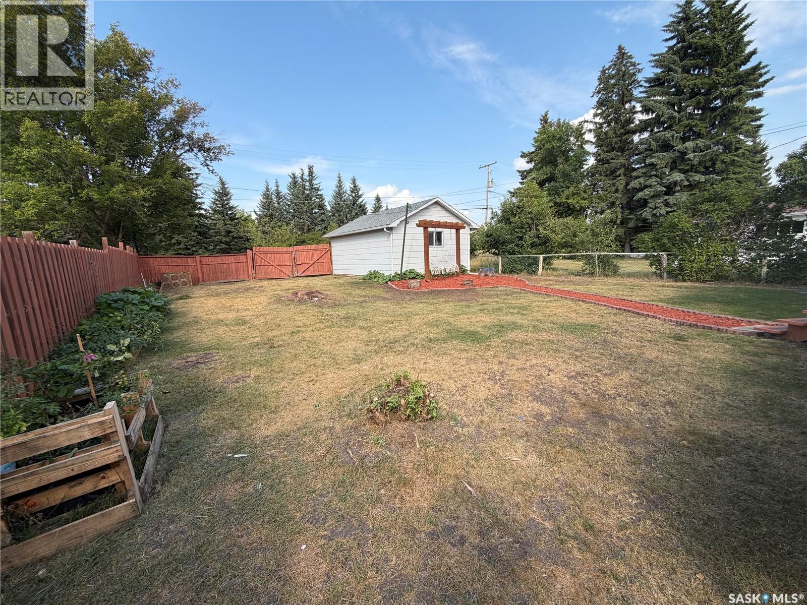 228 8th Avenue E, Melville, Saskatchewan  S0A 2P0 - Photo 46 - SK045325