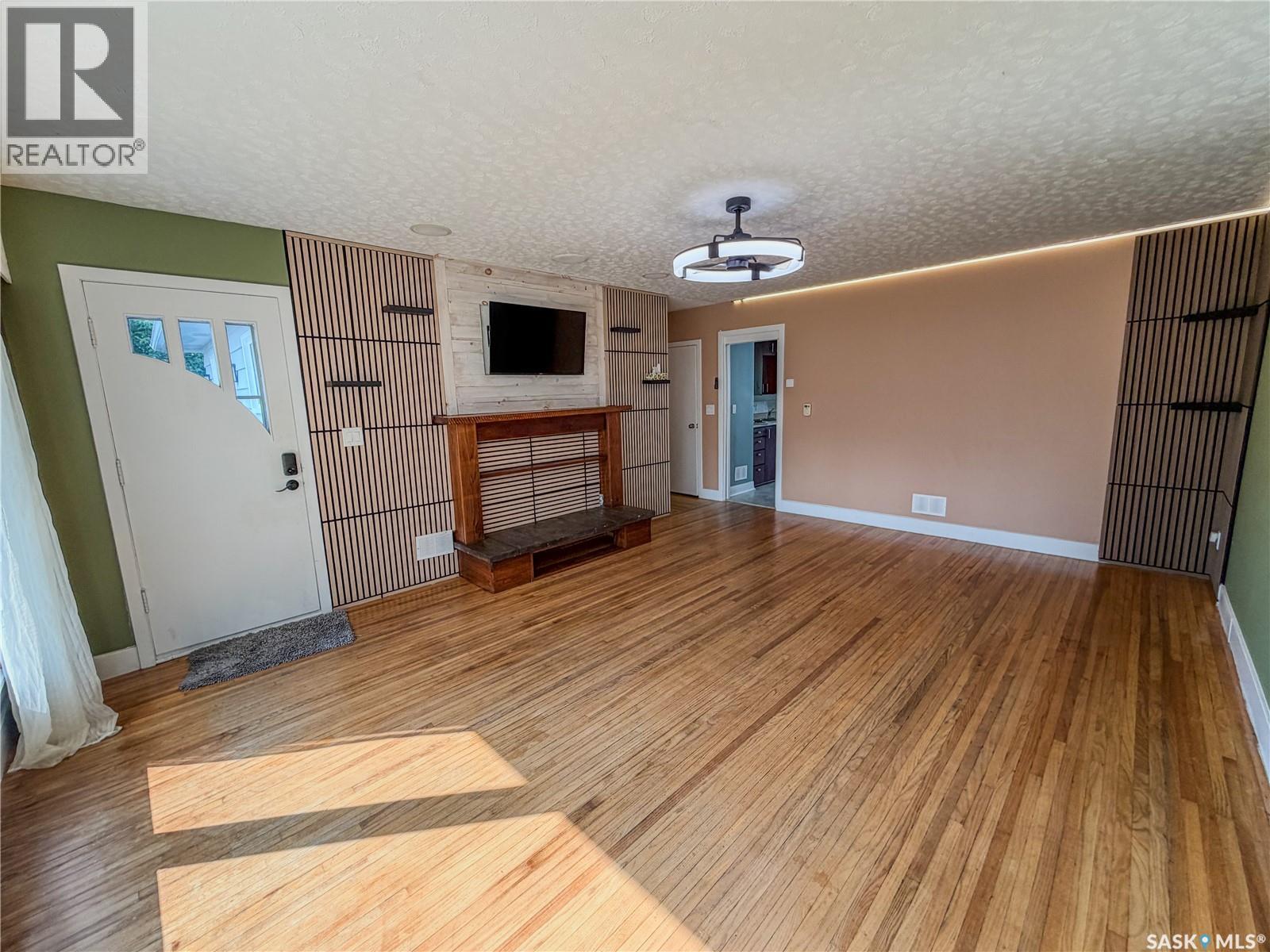 228 8th Avenue E, Melville, Saskatchewan  S0A 2P0 - Photo 14 - SK045325