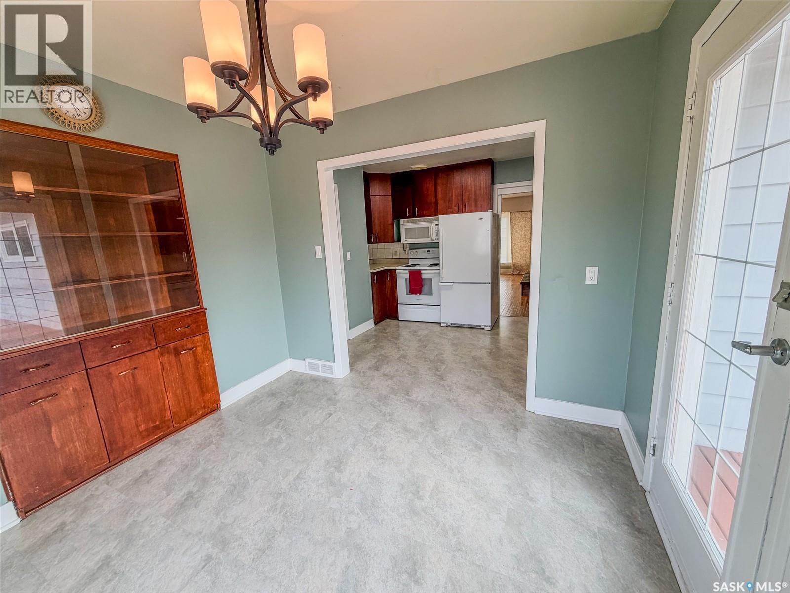 228 8th Avenue E, Melville, Saskatchewan  S0A 2P0 - Photo 6 - SK045325