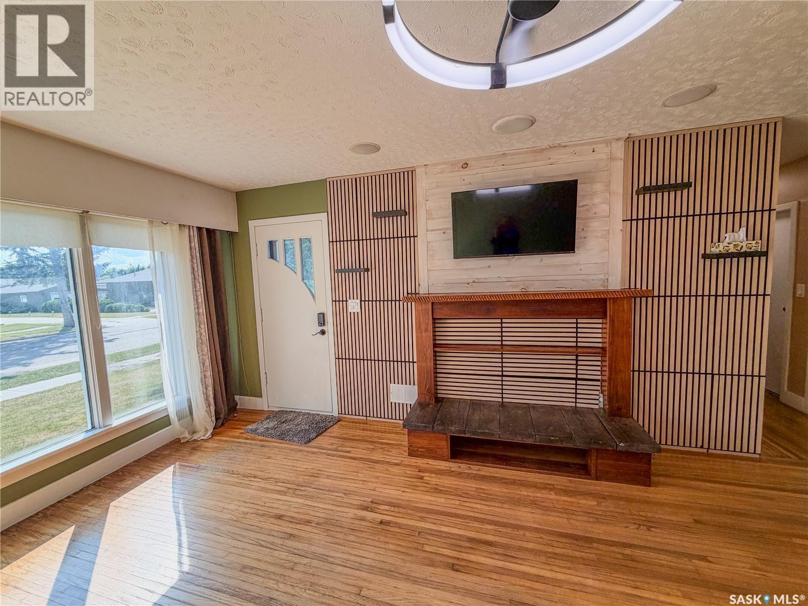 228 8th Avenue E, Melville, Saskatchewan  S0A 2P0 - Photo 15 - SK045325
