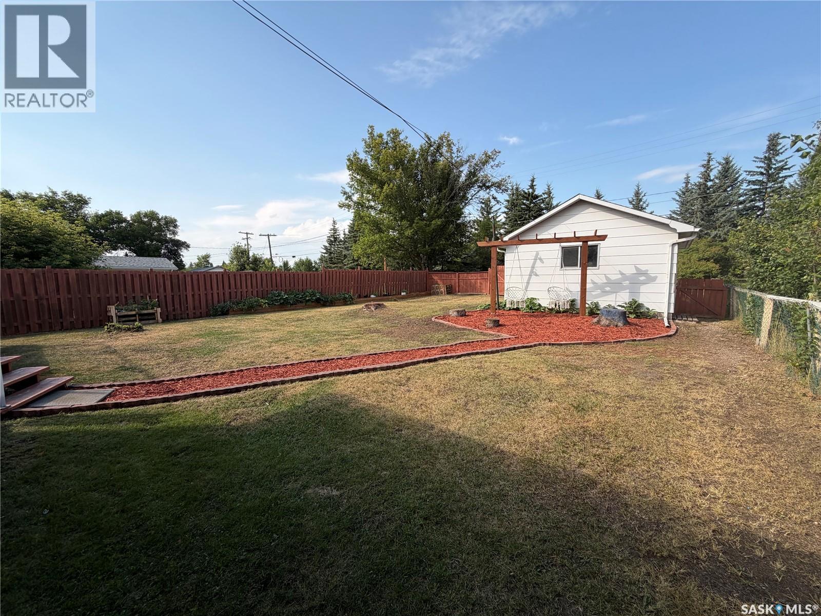 228 8th Avenue E, Melville, Saskatchewan  S0A 2P0 - Photo 47 - SK045325
