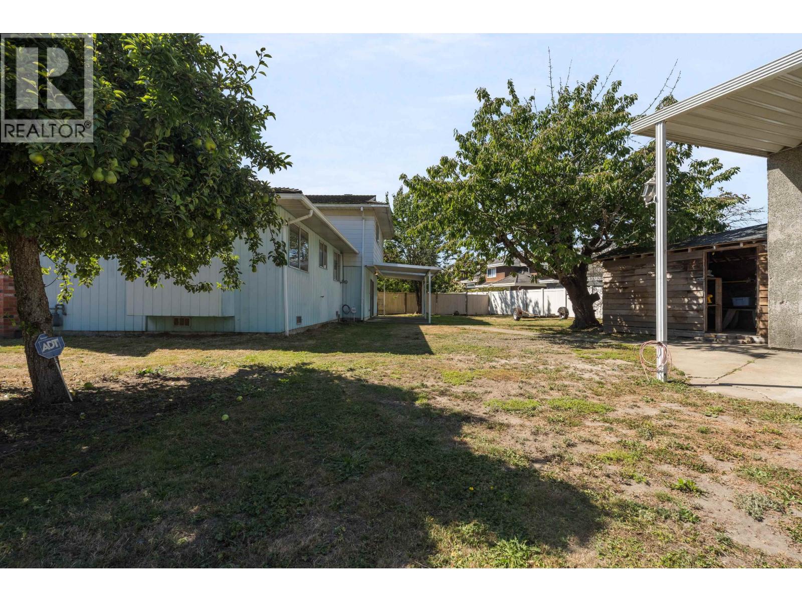 8611 Rideau Drive, Richmond, British Columbia V7A 4M6 - Photo 13 - R3155493