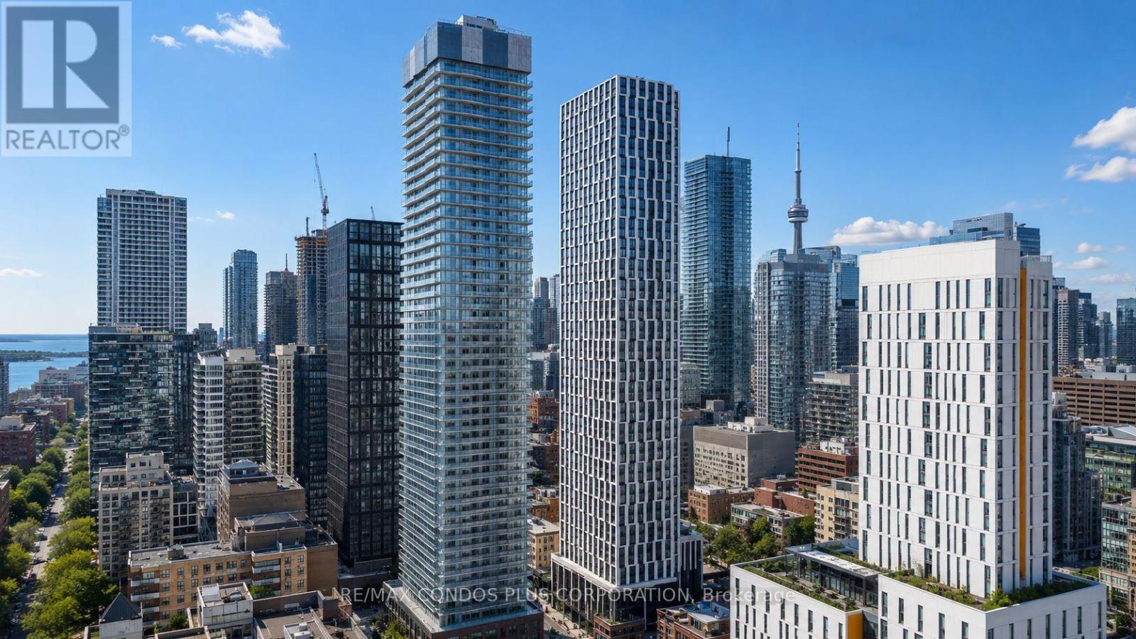 <div class="slider-price">$618,000</div><p>907 - 100 Dalhousie Street, Toronto, Ontario</p>