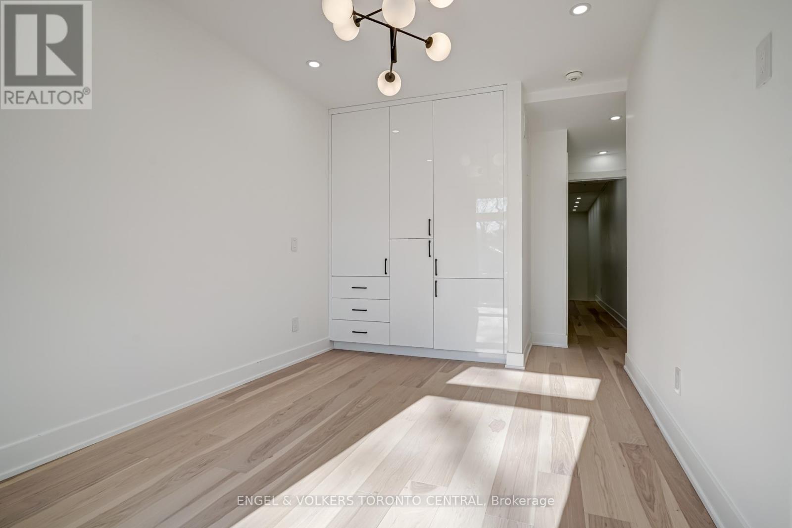 230 Willow Avenue, Toronto, Ontario  M4E 3K7 - Photo 12 - E13673762