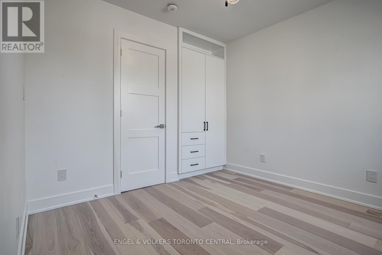 230 Willow Avenue, Toronto, Ontario  M4E 3K7 - Photo 16 - E13673762