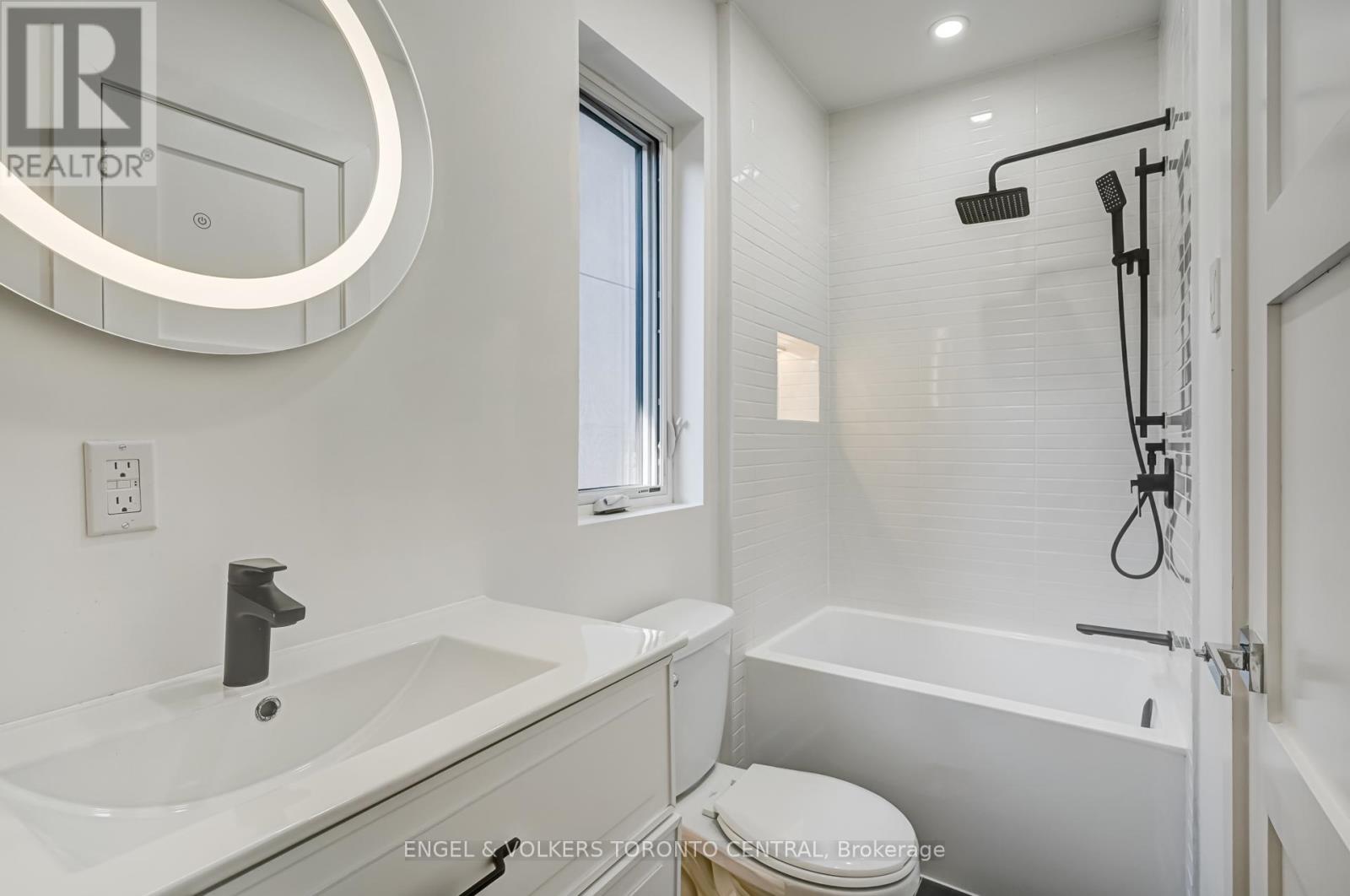 230 Willow Avenue, Toronto, Ontario  M4E 3K7 - Photo 18 - E13673762