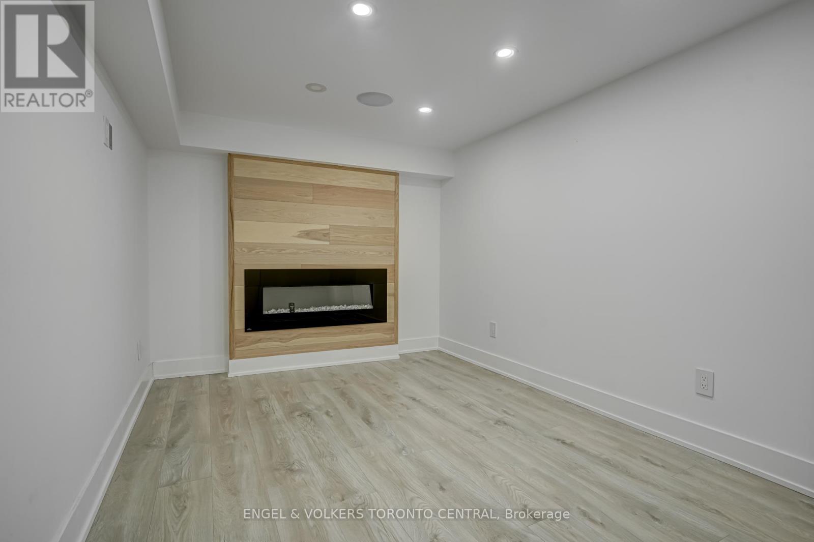 230 Willow Avenue, Toronto, Ontario  M4E 3K7 - Photo 23 - E13673762