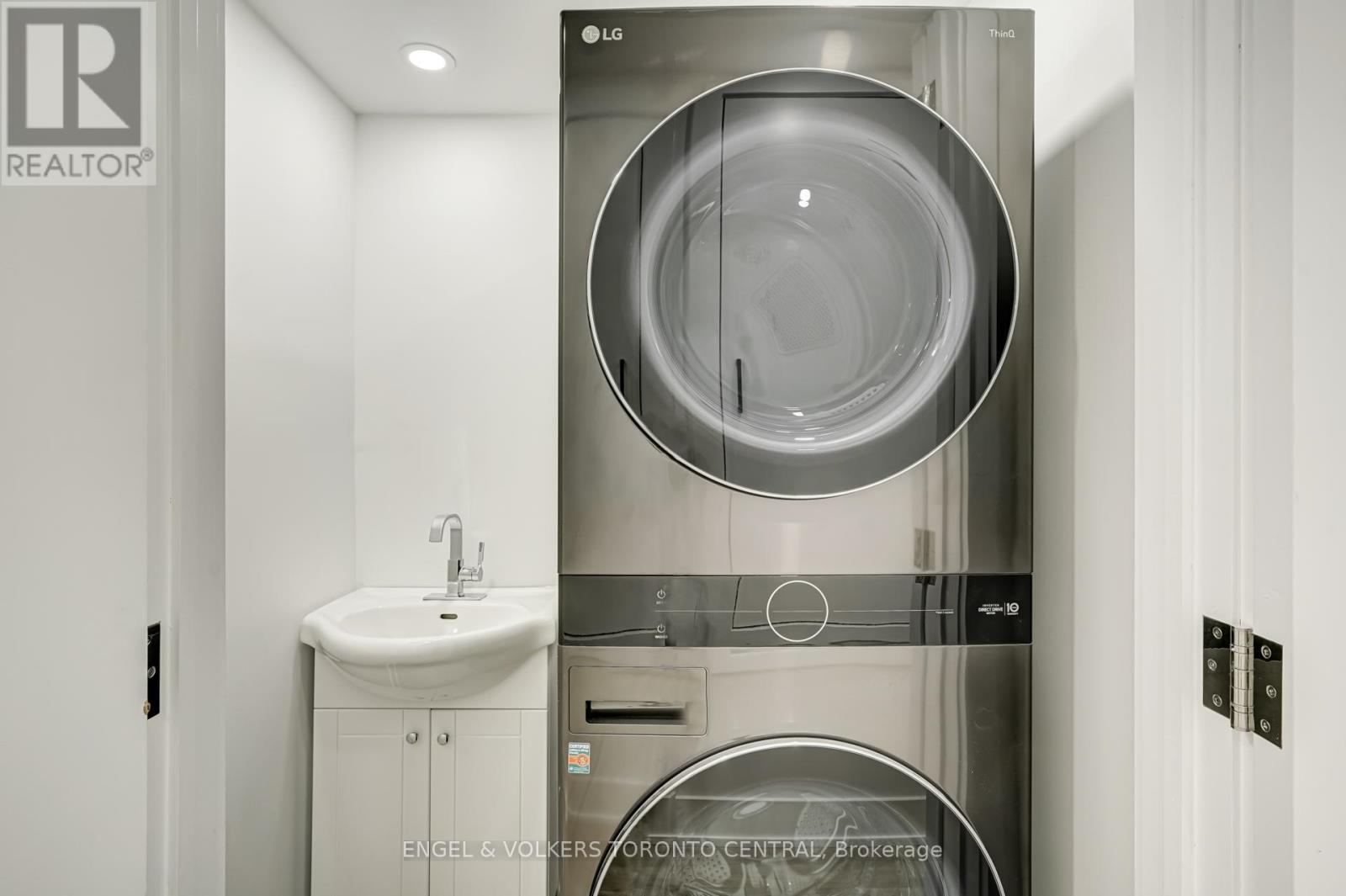 230 Willow Avenue, Toronto, Ontario  M4E 3K7 - Photo 25 - E13673762