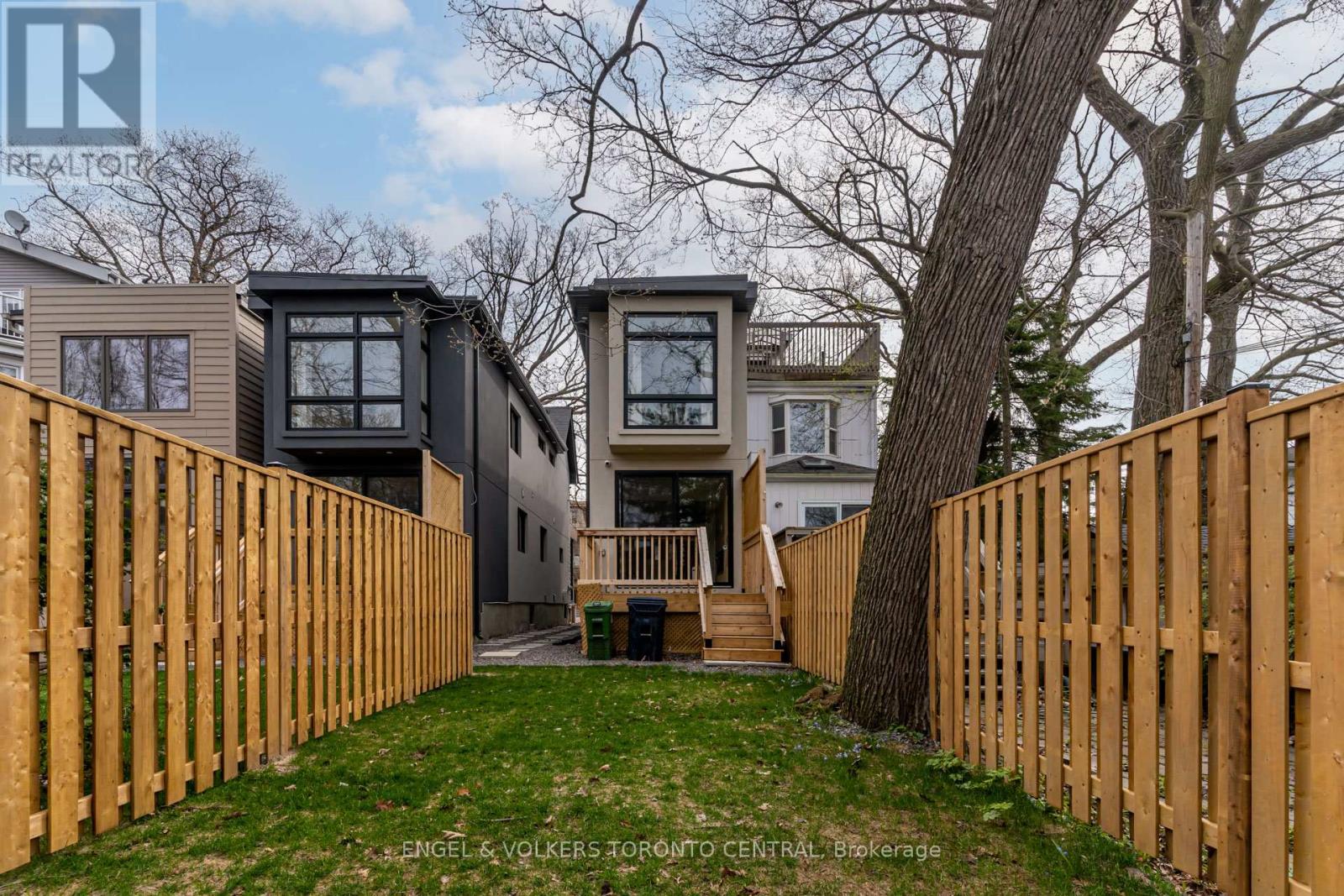 230 Willow Avenue, Toronto, Ontario  M4E 3K7 - Photo 26 - E13673762