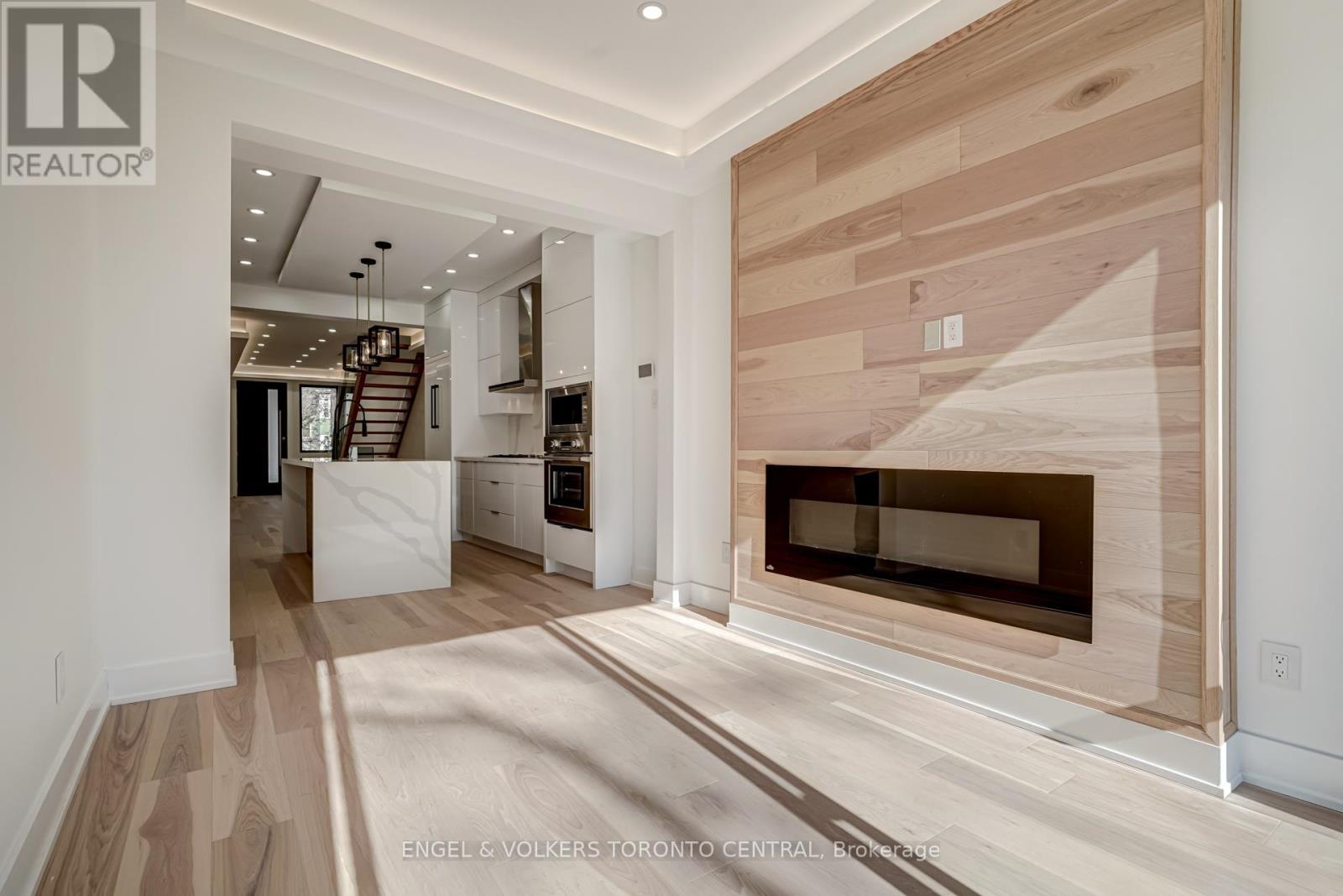 230 Willow Avenue, Toronto, Ontario  M4E 3K7 - Photo 9 - E13673762