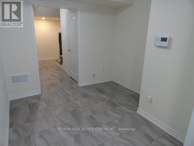 1084 Silk Street, Pickering, Ontario  L1X 0E8 - Photo 5 - E13673772