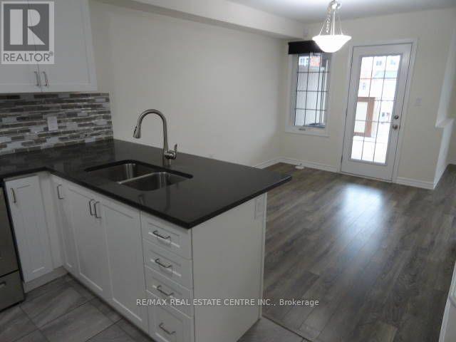 1084 Silk Street, Pickering, Ontario  L1X 0E8 - Photo 9 - E13673772