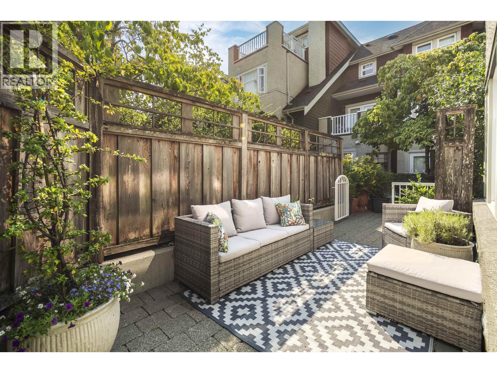 2460 Sasamat Street, Vancouver, British Columbia V6R 4S8 - Photo 10 - R3155653