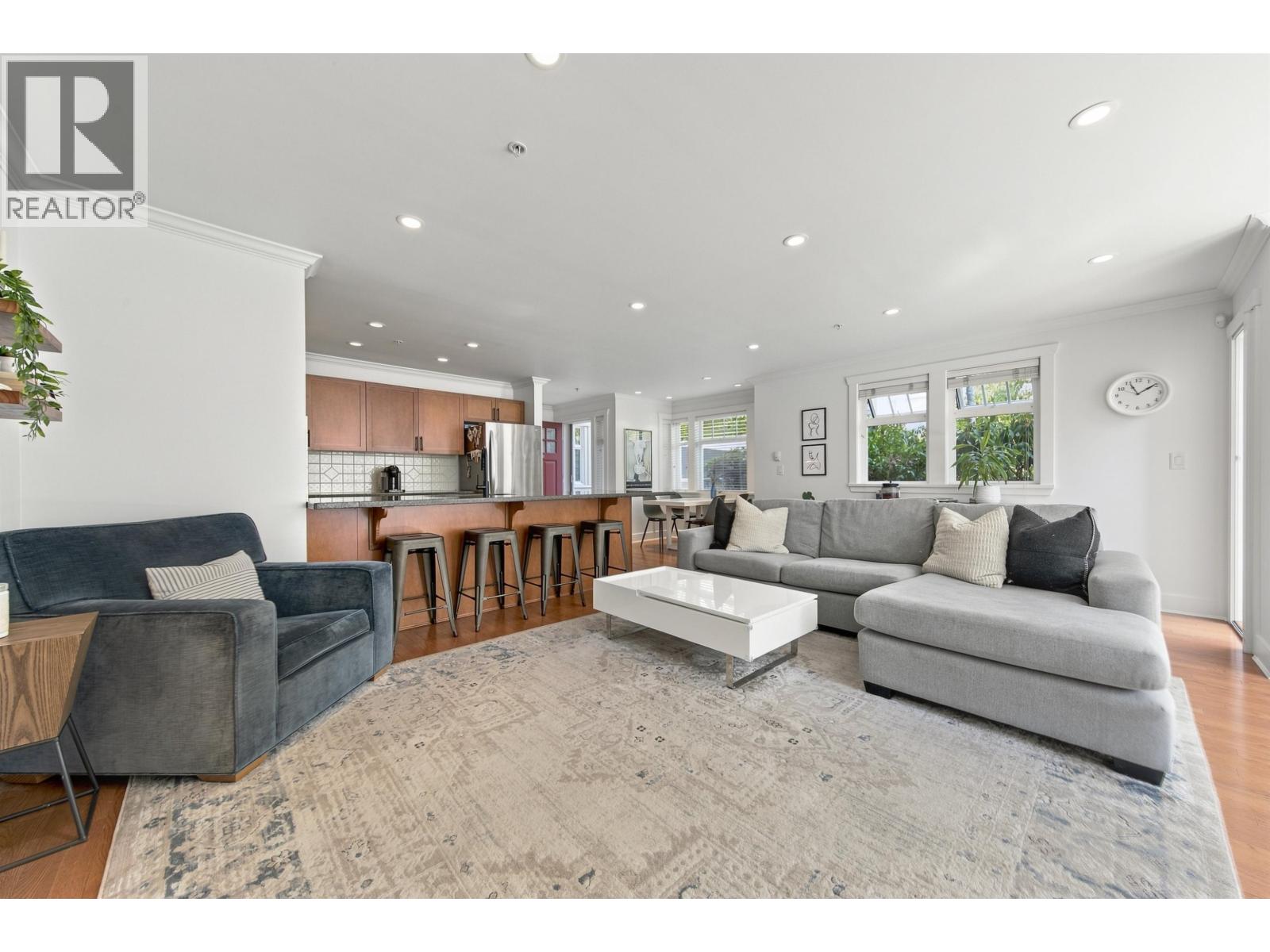 2460 Sasamat Street, Vancouver, British Columbia V6R 4S8 - Photo 4 - R3155653
