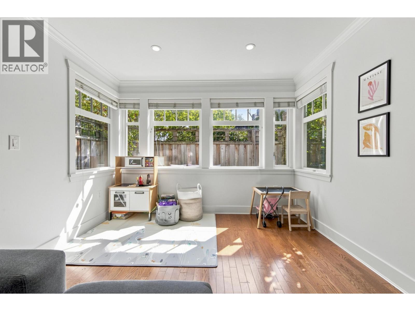 2460 Sasamat Street, Vancouver, British Columbia V6R 4S8 - Photo 5 - R3155653