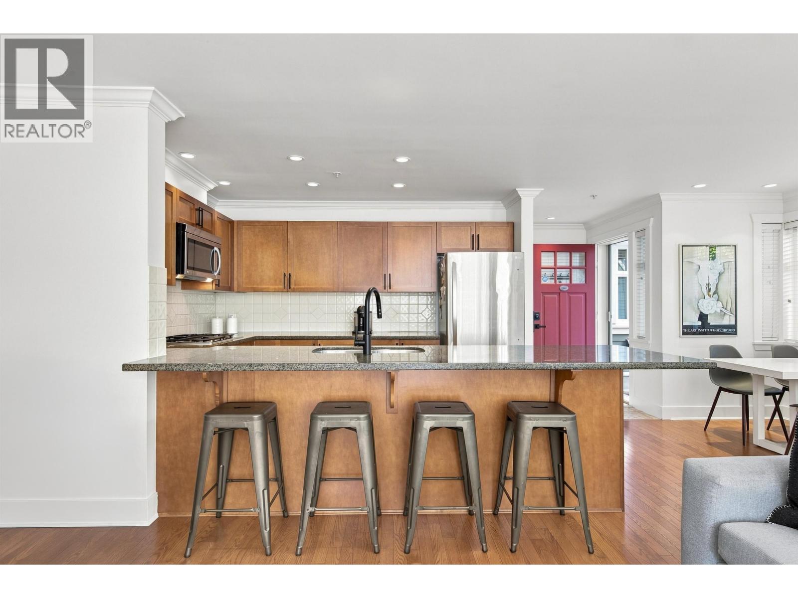 2460 Sasamat Street, Vancouver, British Columbia V6R 4S8 - Photo 6 - R3155653