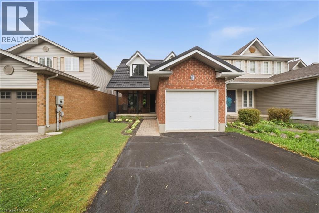 19 BOULDER Crescent, Guelph, Ontario