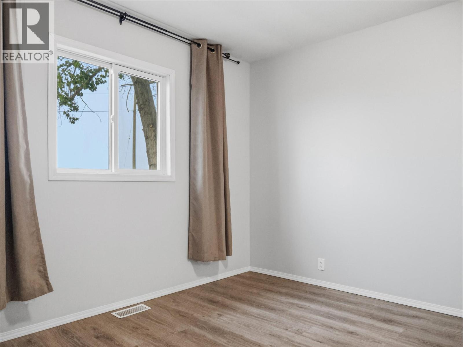 9721 2 Street, Dawson Creek, British Columbia V1G 3K8 - Photo 24 - 10397783