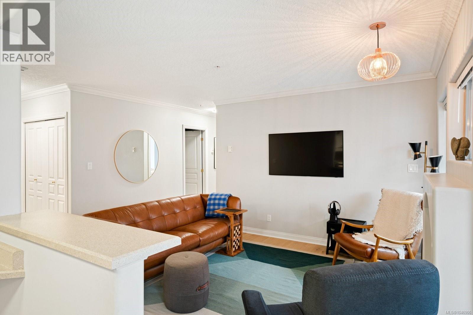 215 405 Quebec St, Victoria, British Columbia  V8V 4Z2 - Photo 10 - 1046906