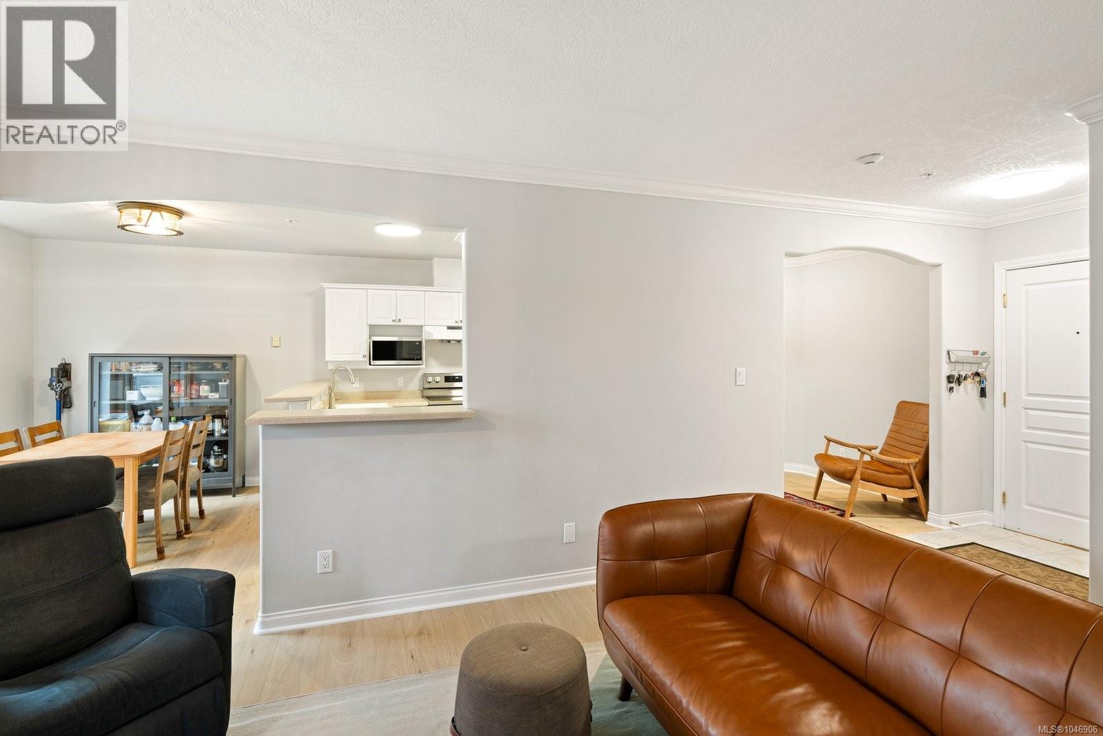 215 405 Quebec St, Victoria, British Columbia  V8V 4Z2 - Photo 11 - 1046906