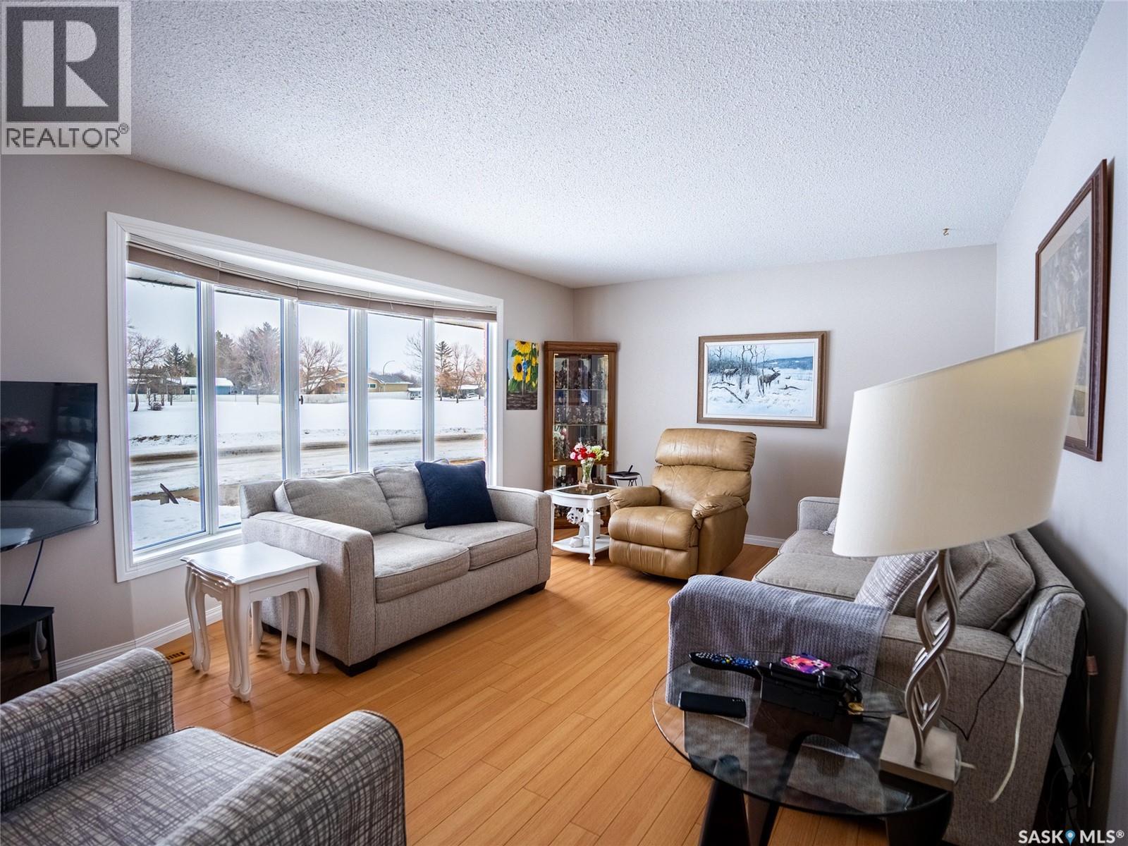 15 Dickinson Crescent, Regina, Saskatchewan  S4R 7K6 - Photo 3 - SK045553