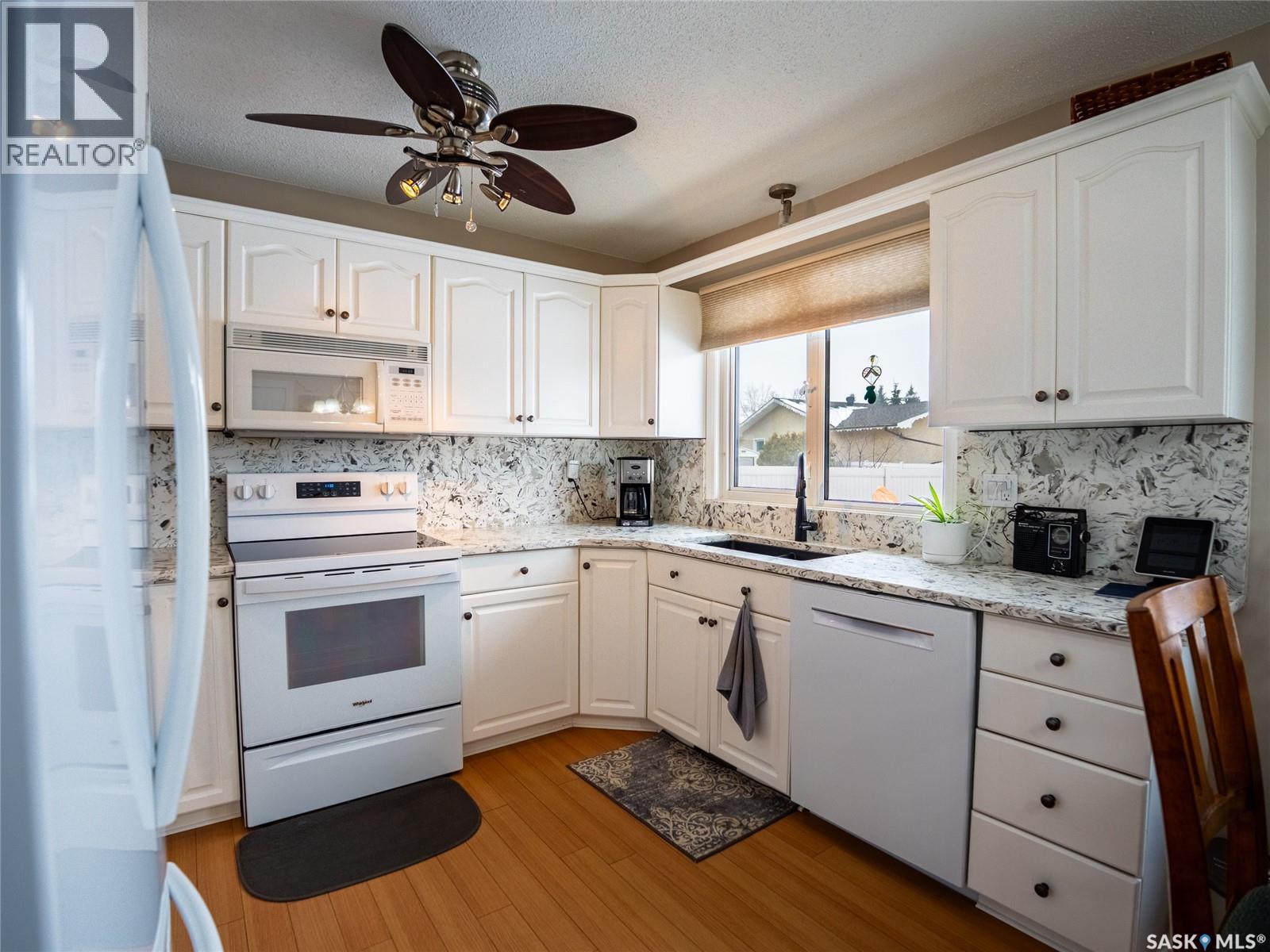 15 Dickinson Crescent, Regina, Saskatchewan  S4R 7K6 - Photo 7 - SK045553