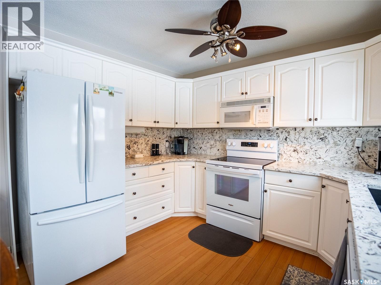 15 Dickinson Crescent, Regina, Saskatchewan  S4R 7K6 - Photo 8 - SK045553
