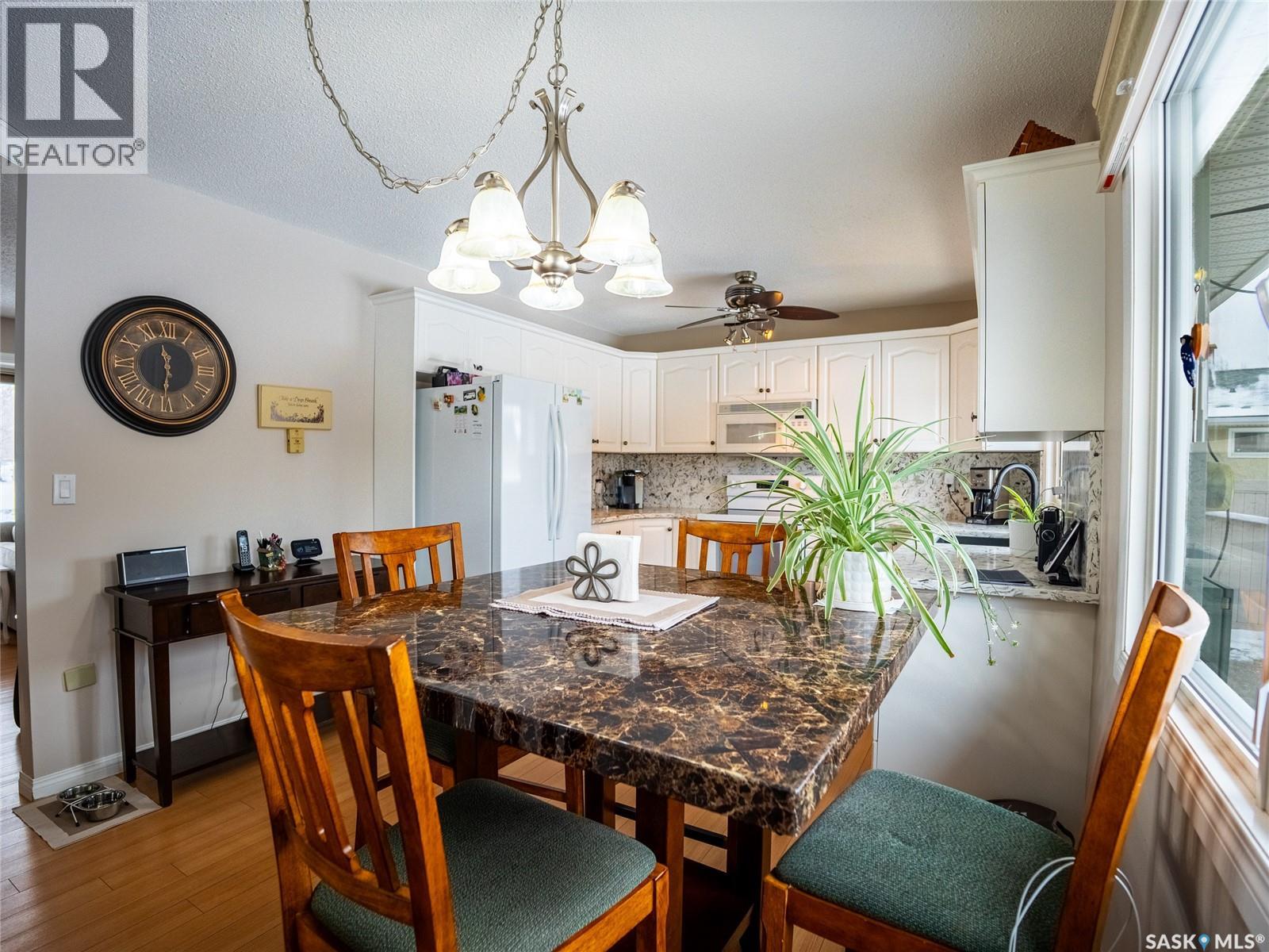 15 Dickinson Crescent, Regina, Saskatchewan  S4R 7K6 - Photo 6 - SK045553
