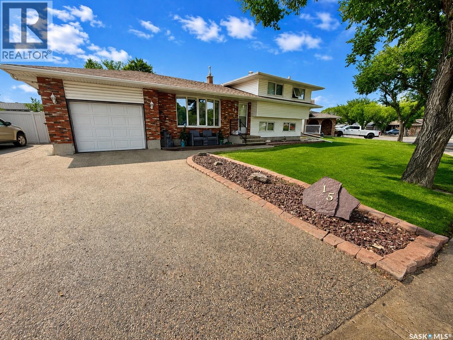 15 Dickinson Crescent, Regina, Saskatchewan  S4R 7K6 - Photo 1 - SK045553