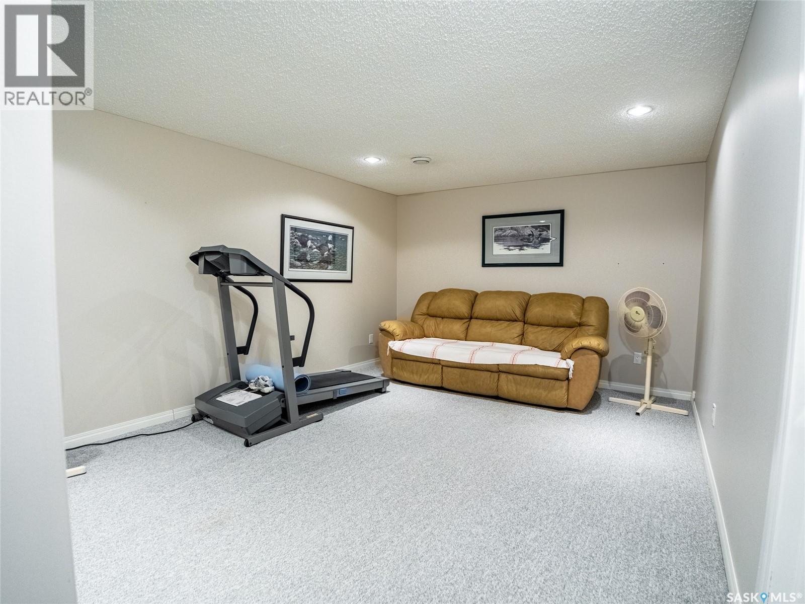15 Dickinson Crescent, Regina, Saskatchewan  S4R 7K6 - Photo 24 - SK045553
