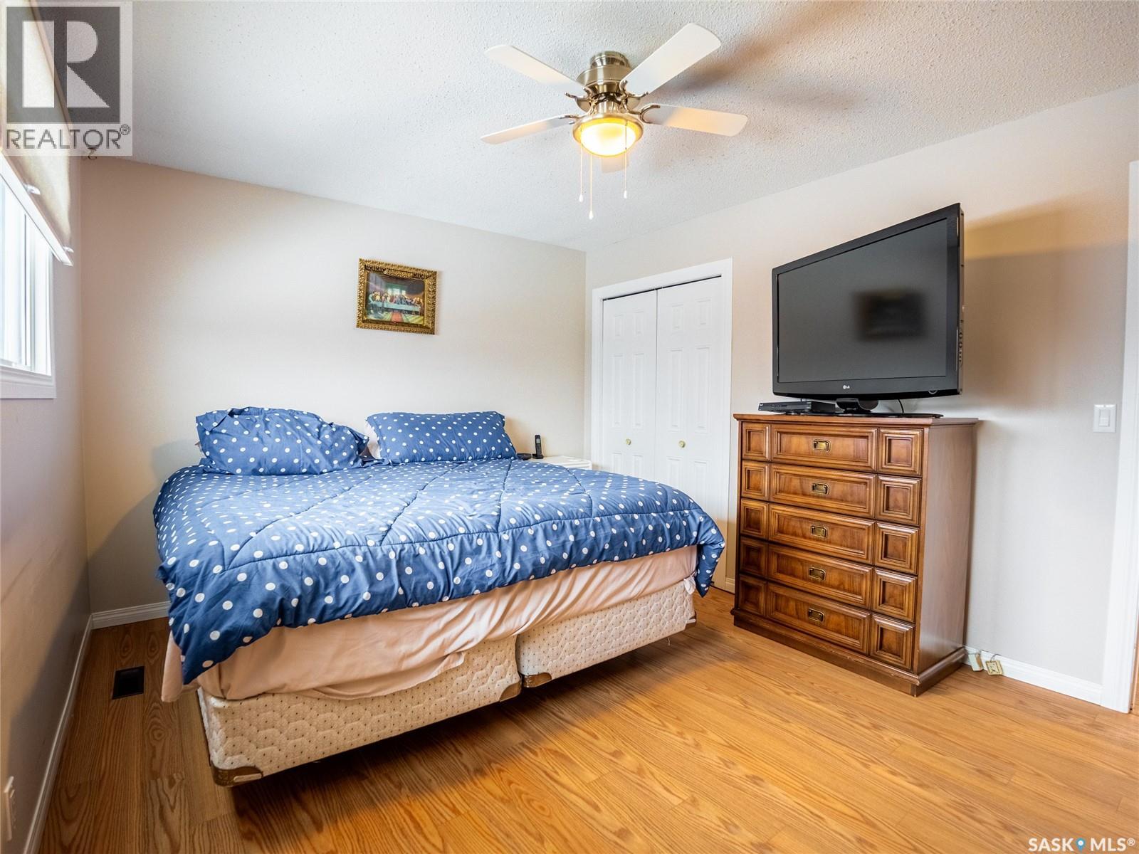 15 Dickinson Crescent, Regina, Saskatchewan  S4R 7K6 - Photo 12 - SK045553