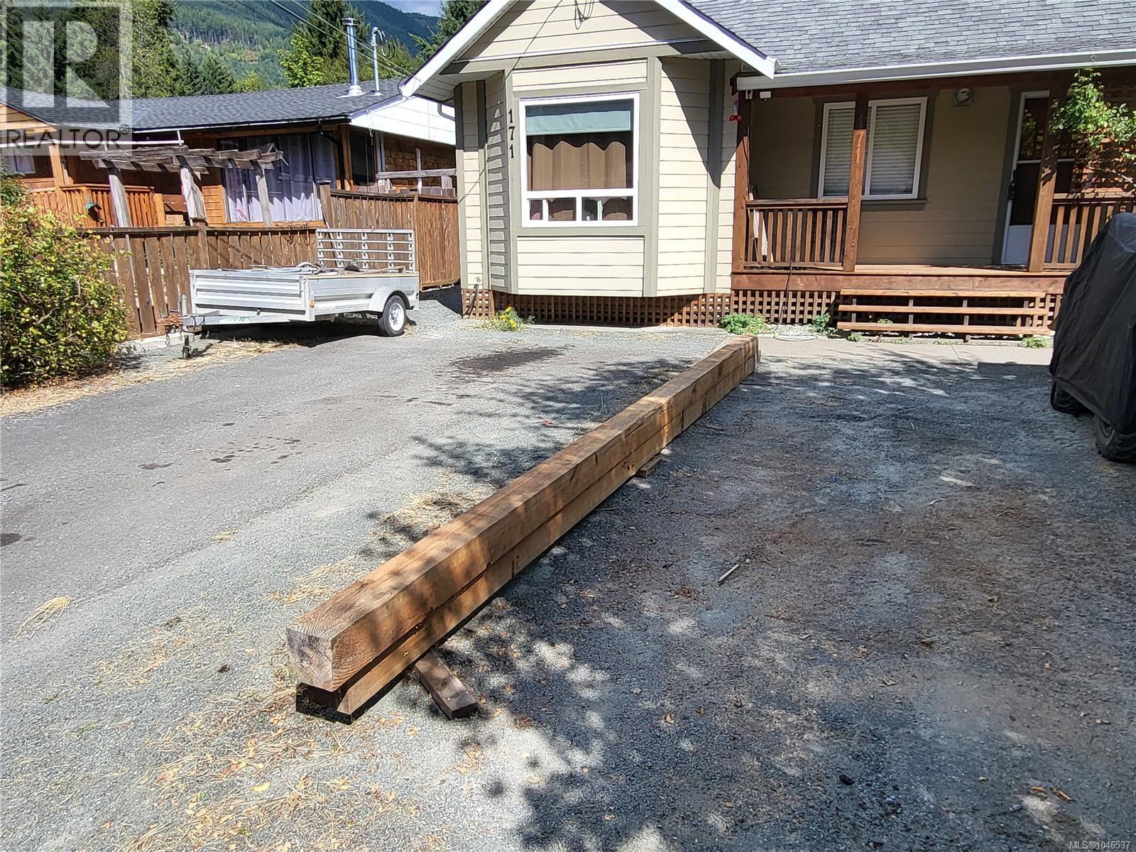 171 Macdonald Rd, Lake Cowichan, British Columbia  V0R 2G0 - Photo 3 - 1046537