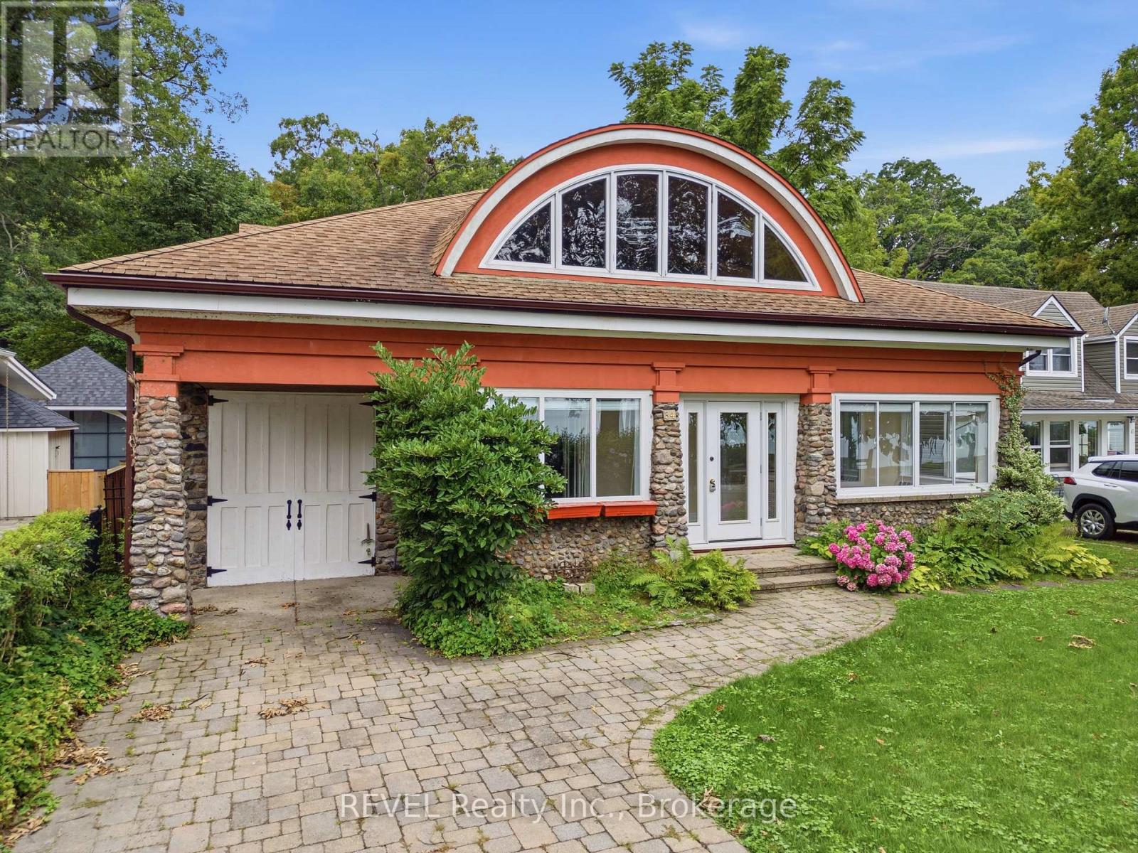 34 Vincent Avenue, Niagara-On-The-Lake, Ontario  L0S 1J0 - Photo 3 - X13673792