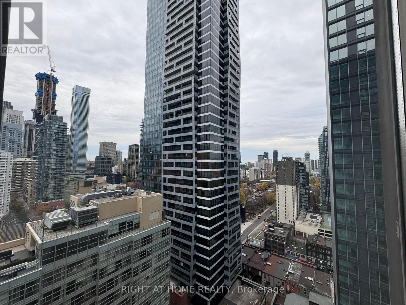 2407 - 24 Wellesley Street W, Toronto, Ontario M4Y 2X6 - Photo 10 - C13673808