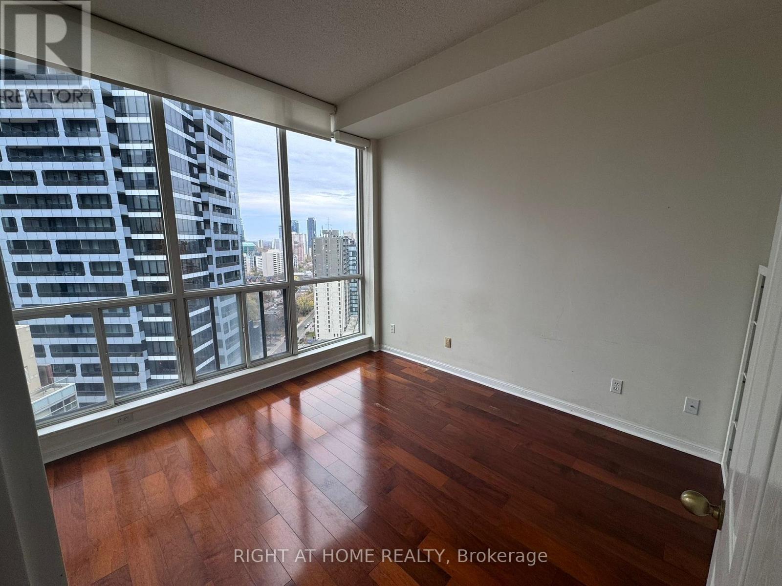 2407 - 24 Wellesley Street W, Toronto, Ontario M4Y 2X6 - Photo 4 - C13673808