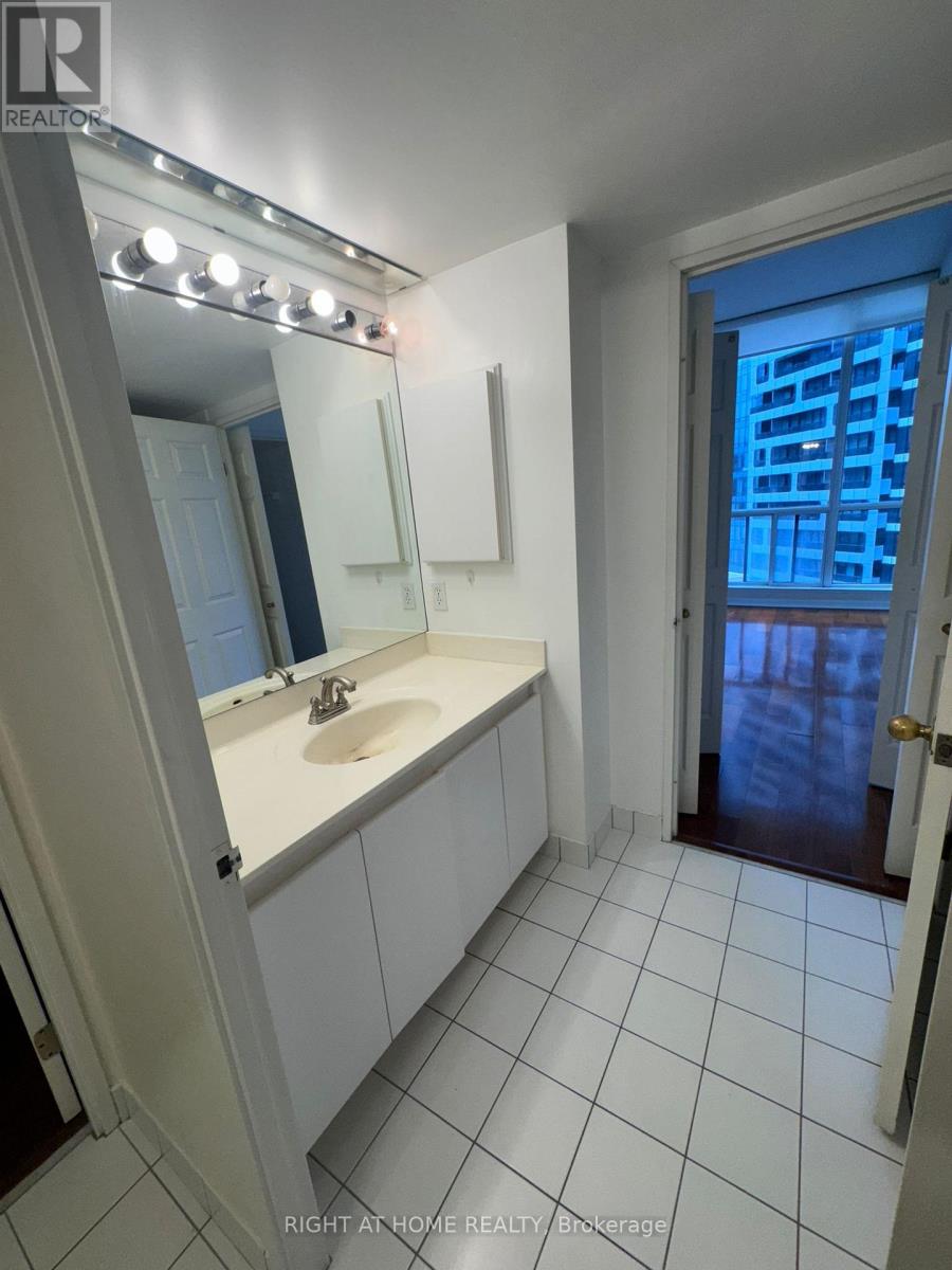 2407 - 24 Wellesley Street W, Toronto, Ontario M4Y 2X6 - Photo 7 - C13673808