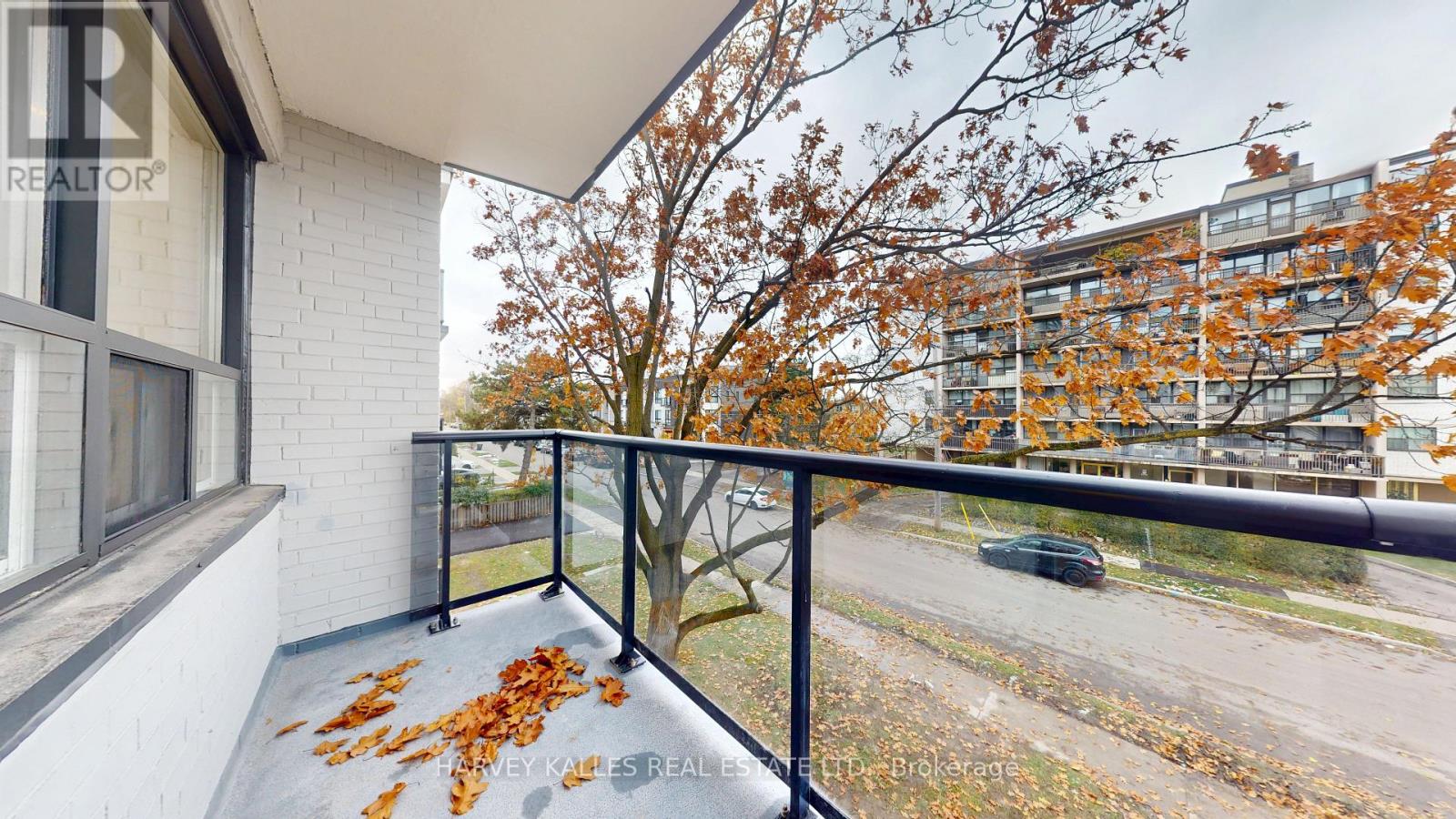 12 - 1 Marquette Avenue, Toronto, Ontario M6A 1X8 - Photo 11 - C13673816