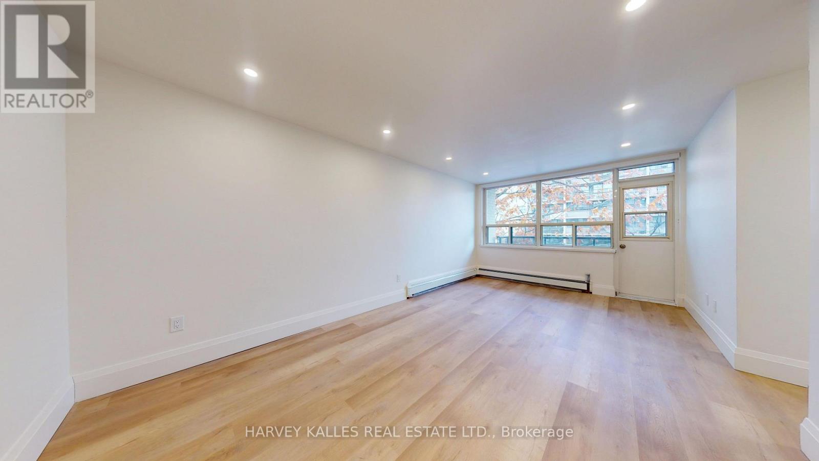 12 - 1 Marquette Avenue, Toronto, Ontario M6A 1X8 - Photo 2 - C13673816
