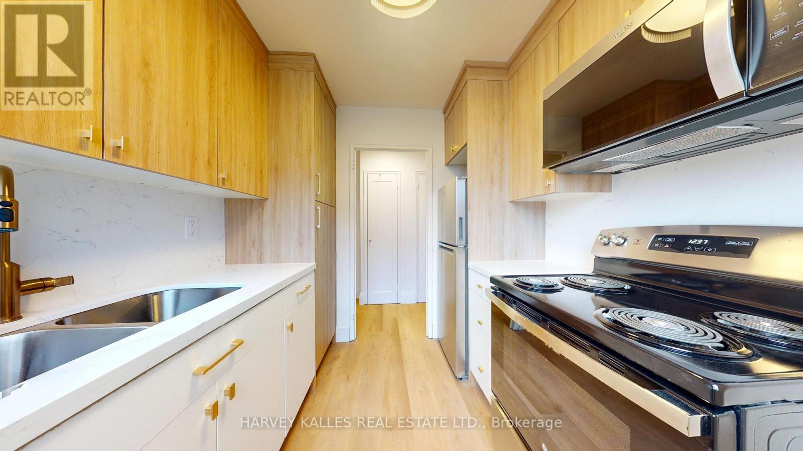 12 - 1 Marquette Avenue, Toronto, Ontario M6A 1X8 - Photo 5 - C13673816