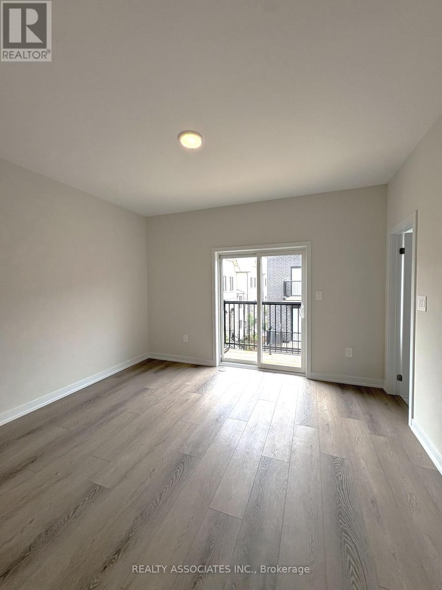 21 Agnes Lane, Richmond Hill, Ontario L4B 0J4 - Photo 3 - N13673824
