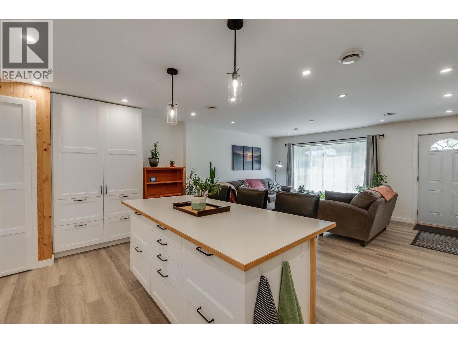 605 Seventh Street, Nelson, British Columbia  V1L 2Z8 - Photo 9 - 10397717